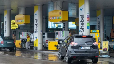 Тест-драйв автомобіля на блакитному паливі