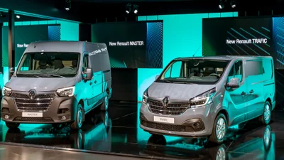 Компания Renault представила обновленные модели минивэна и микроавтобуса Trafic Master