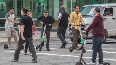 Електросамокатам і гіроскутерам заборонили їздити по тротуарах
