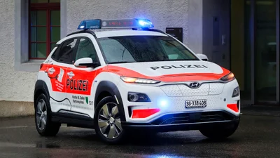 Поліцейських пересадили на електрокари Hyundai Kona Electric