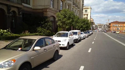 В Києві почали штрафувати за неправильне паркування