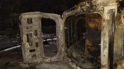 Дивні дива: ведмідь впав на дах поліцейської машини і влаштував пожежу