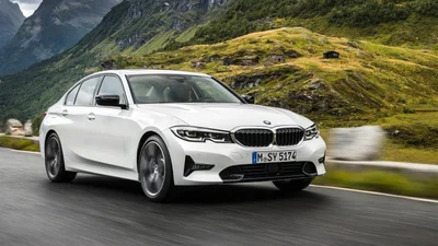 Юноша утопил подаренную BMW, потому что хотел Jaguar