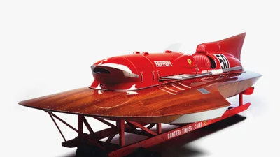 Суперчовен з двигуном Ferrari 1952 року виставлено на аукціон