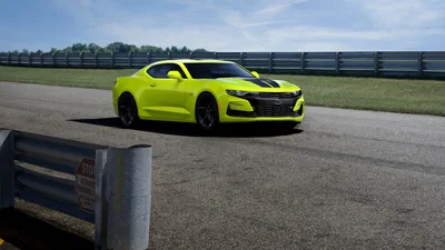 Chevrolet пропонує власникам Ford Mustang знижку у $2500 при купівлі Camaro