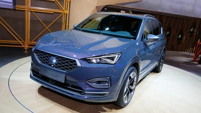 SEAT Tarraco PHEV справив дебют у Франкфурті: живі фото