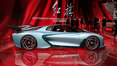 Китайская марка Hongqi бросает вызов Bugatti Chiron и Rolls-Royce Cullinan