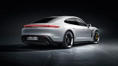 Porsche пропонує покупцям електрокарів mp3-трек за 500 доларів