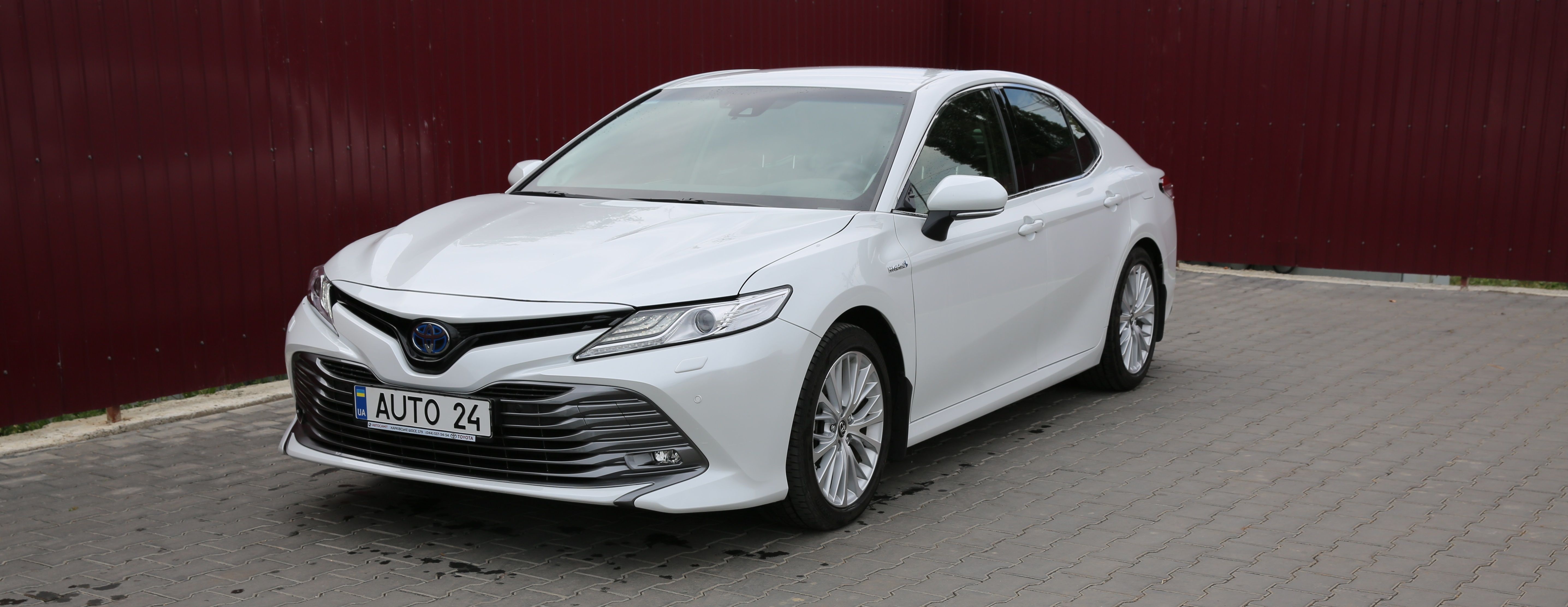 Тест-драйв Toyota Camry Hybrid – рациональный подход