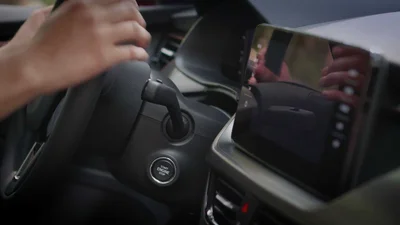 Чехи поселили Лауру в свої автомобілі (відео)