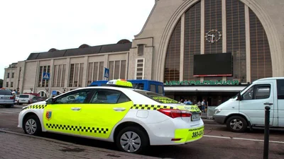 Нардепы решили облагать налогами таксистов