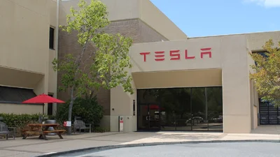 Tesla стала найдорожчим американським автовиробником, обігнавши концерн General Motors