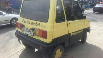 В Україні знайшли рідкісний електромобіль 90-х років випуску