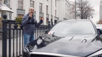 Как нардепы плюют на правила дорожного движения: видео