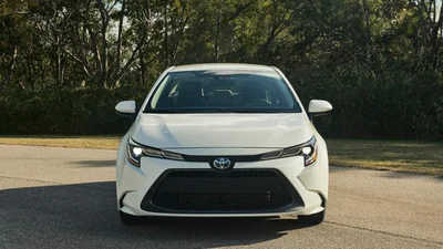 Обрано найкраще гібридне авто року