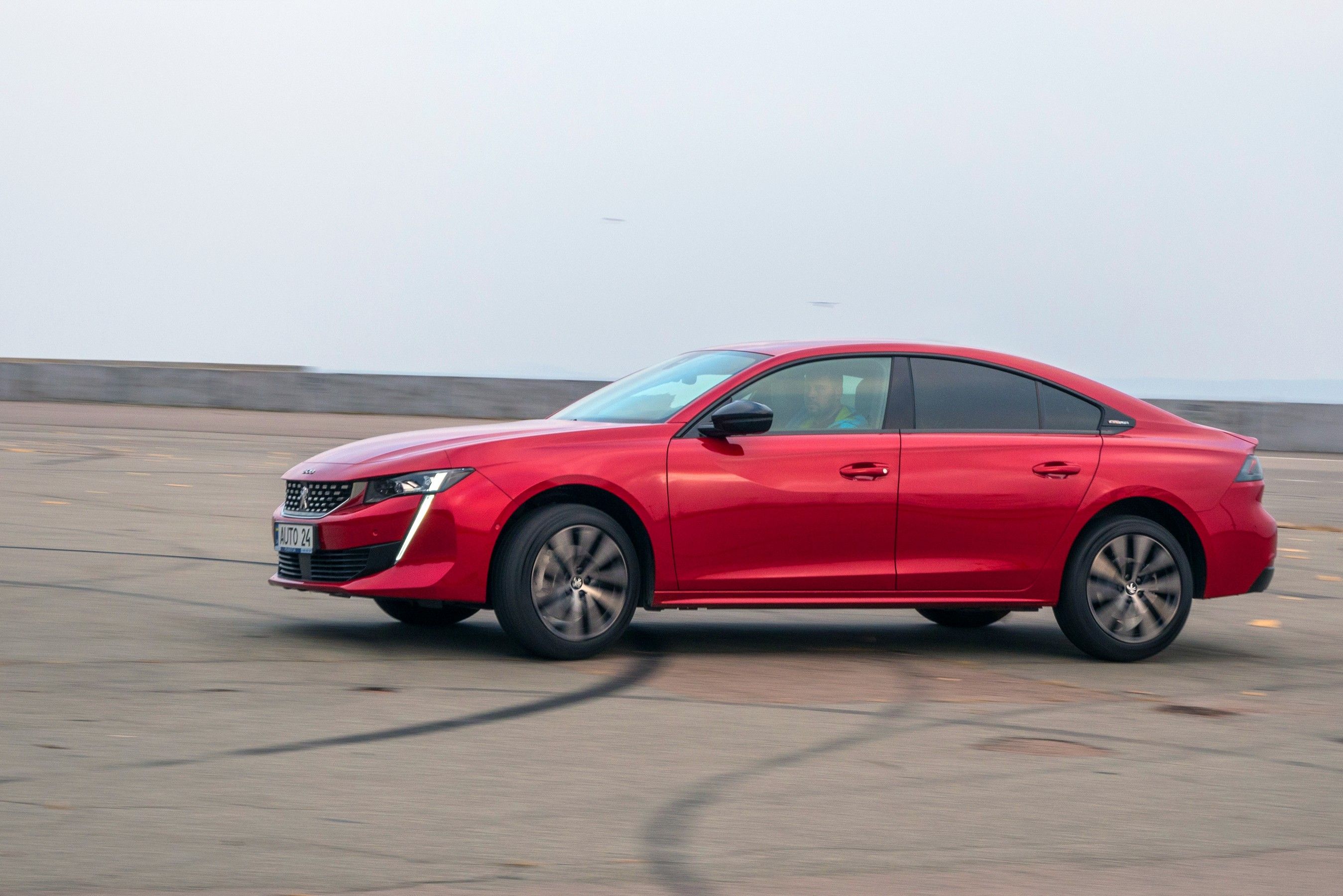 Тест-драйв Peugeot 508: Пижон от Пежо