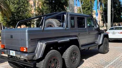 В Україні побудували шестиколісний Mercedes G55 AMG для США