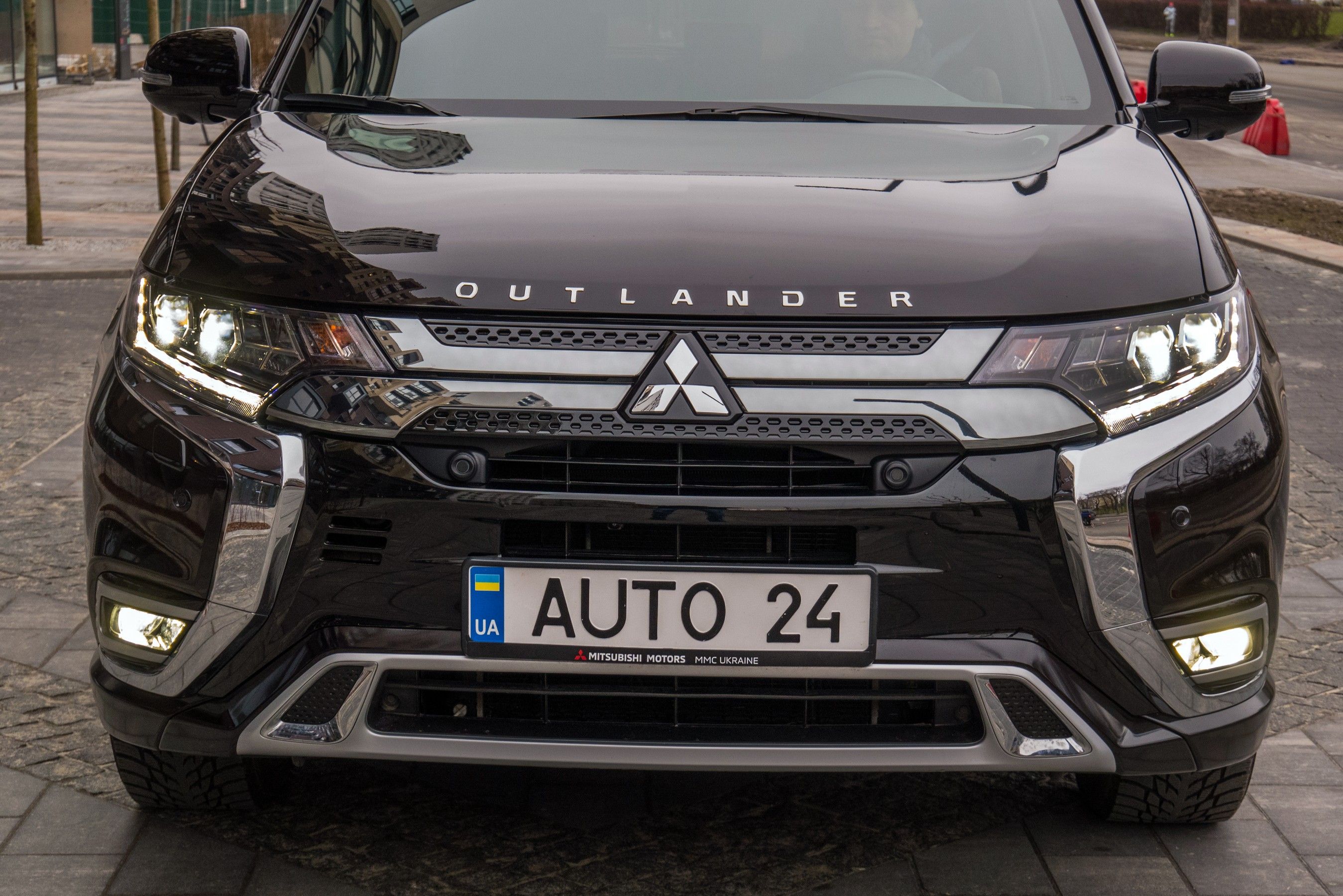 Mitsubishi Outlander PHEV – характеристики, расход топлива – цена