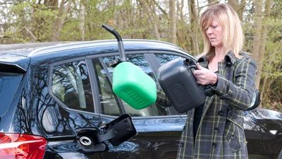 Навіщо лити масло в дизпаливо – чи можна додавати масло в ДП