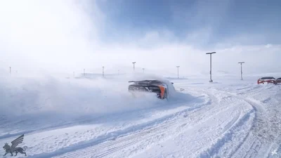 Видео о Veyron и Aventador для тех, кому не хватает снега