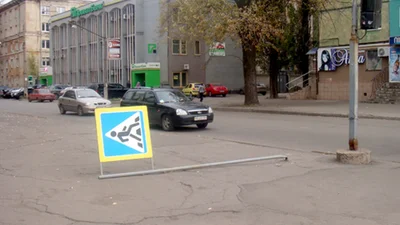 Коли можна не виконувати вимоги дорожніх знаків