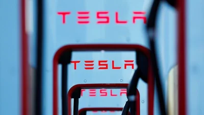 Tesla второй квартал подряд показывает доходность