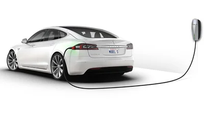 Ілон Маск про появу Model S з запасом ходу 650 км: "чекати недовго"