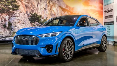 Ford майже розпродав першу партію електричних кросоверів Mustang Mach-E