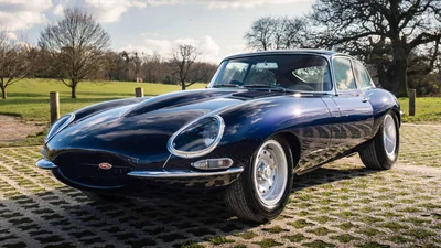 У Британії стартувало виробництво класичних Jaguar E-Type 1960-х років з модерновим 400-сильним мотором