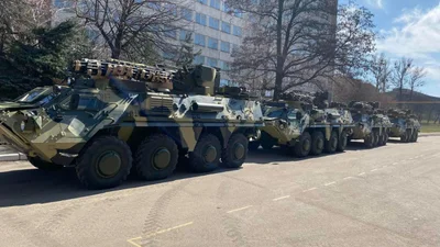 Українські військові отримали чотири нові бронетранспортери