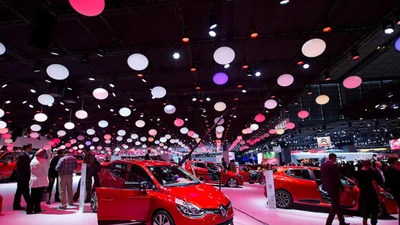 Паризький автосалон частково скасували: яка причина