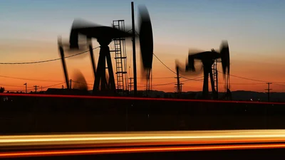 Ціна американської нафти впала до мінус 37 доларів за барель