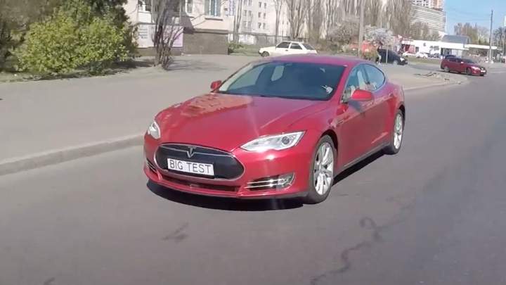 тесла автомобиль видео тест драйв в украине