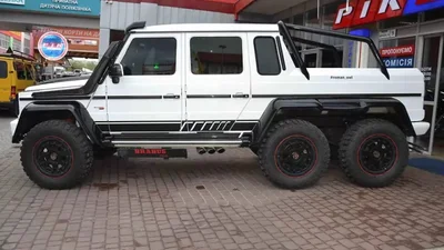 В Україні дешево продають шестиколісний G-Class Brabus із ГБО