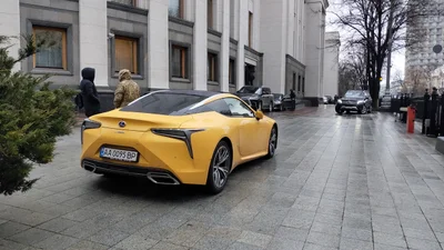 Українські депутати знайшли спосіб купувати дорогі авто задешево