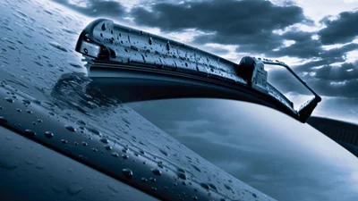 Водія позбавили прав через склоочисники