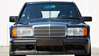 Як виглядає 30-річний Mercedes 190 за $300 000