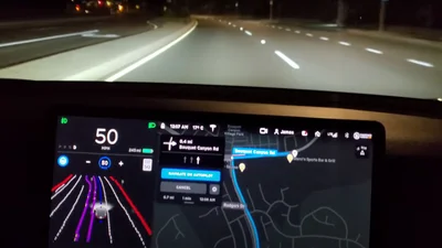 Tesla випустила бета-версію повноцінного автопілота: що вона вміє показали на відео