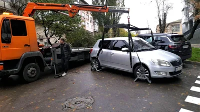 За месяц в Киеве эвакуировали семь тысяч автомобилей