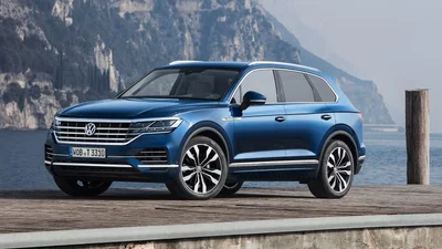 Volkswagen Touareg теперь умеет парковаться сам: видео