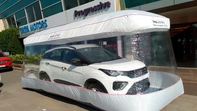 Через пандемію нові автомобілі почали пакувати в пластикові "міхури"