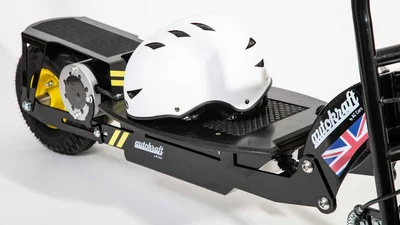 Виробник легендарних родстерів Cobra тепер випускає електричні самокати