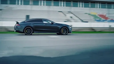 Porsche проти Mercedes-AMG: яке авто швидше?