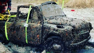 В озері під Берліном виловили горбатий "Запорожець": відео