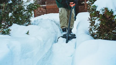 Ручна снігоприбиральна машина своїми руками: фото, інструкція