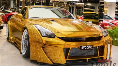 В Эмиратах продают золотой Nissan GT-R
