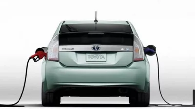 Українці почали більше купувати гібридів ніж електромобілів