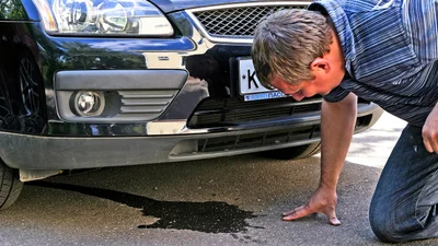 Калюжа під автомобілем: що робити і як визначити походження