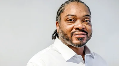 Чоловік, несправедливо засуджений за вбивство, судиться з Hertz за затримку в наданні важливого доказу