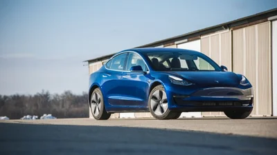 Tesla припиняє виробництво автомобілів в Нідерландах